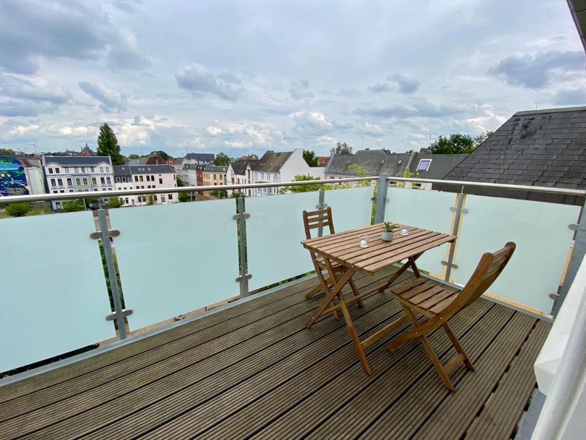Woelkchen - Wohnung Mit Balkon, Holzdielen & Tv Bremerhaven Esterno foto