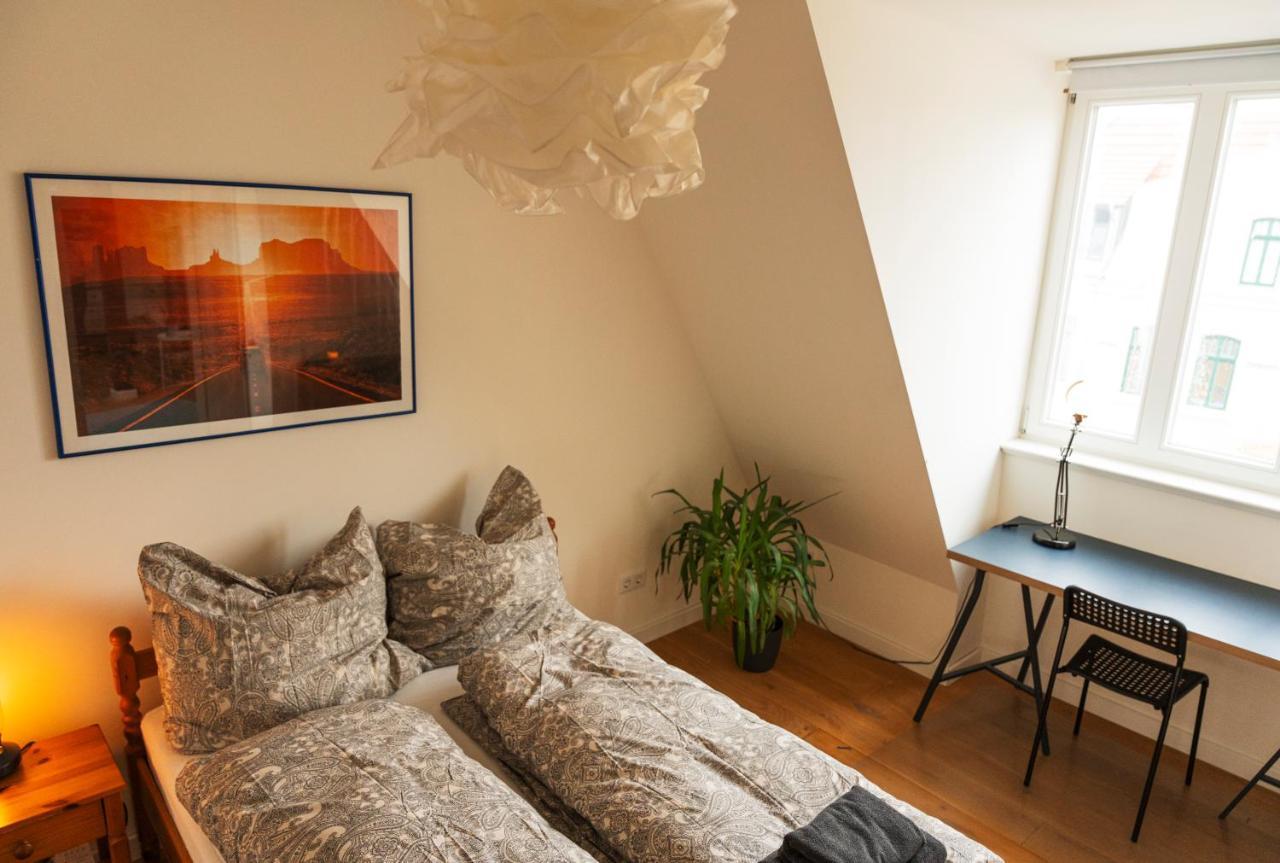 Woelkchen - Wohnung Mit Balkon, Holzdielen & Tv Bremerhaven Esterno foto